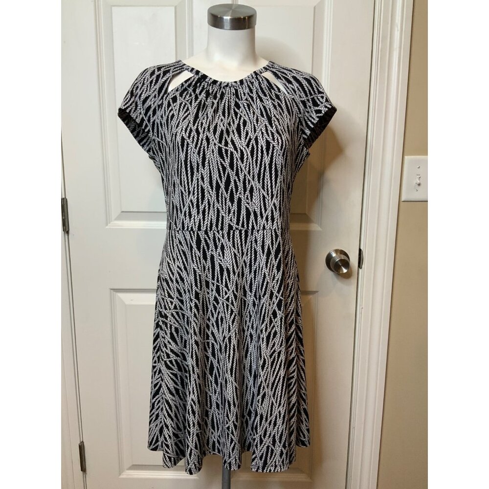 Michael Kors Black & White Rope Patterned Short Sleeve Fit & Flare Dress, Size M